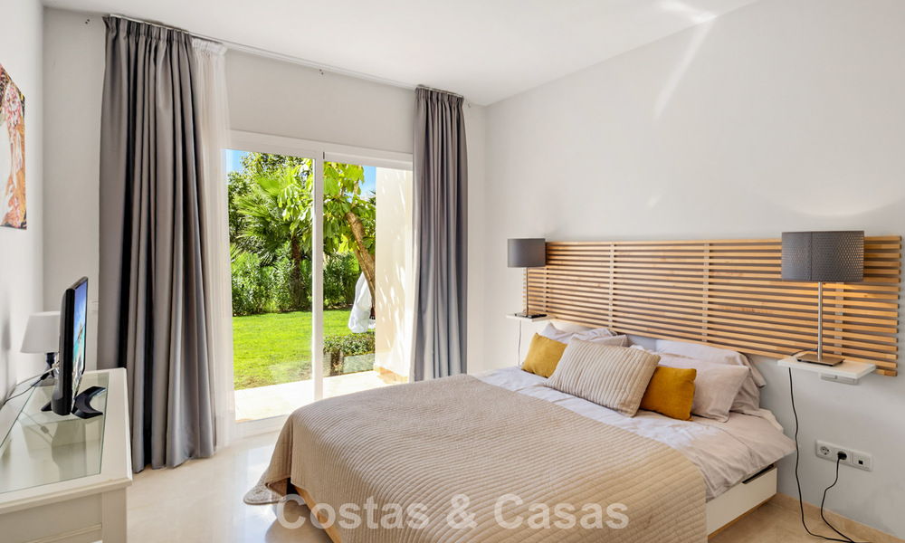 Tuinappartement te koop in een exclusief complex nabij een grote blauwe lagune aan de Costa del Sol 777439