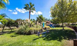 Tuinappartement te koop in een exclusief complex nabij een grote blauwe lagune aan de Costa del Sol 777445 