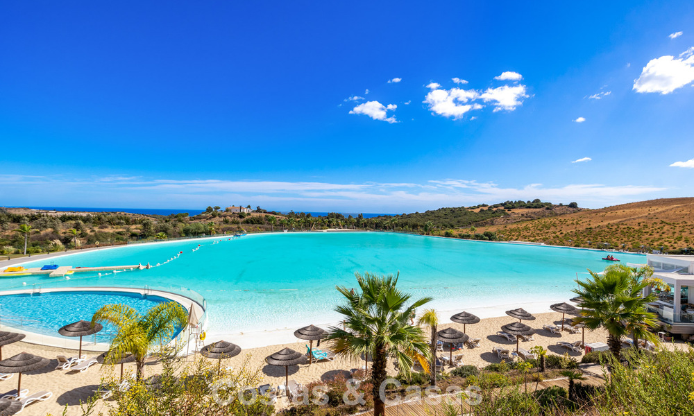 Tuinappartement te koop in een exclusief complex nabij een grote blauwe lagune aan de Costa del Sol 777448