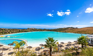 Tuinappartement te koop in een exclusief complex nabij een grote blauwe lagune aan de Costa del Sol 777448 
