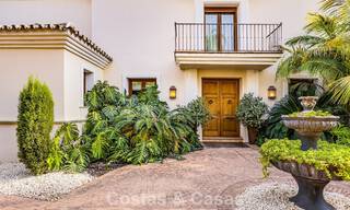 Ruime, Andalusische villa met panoramisch zeezicht te koop in vijfsterren golfresort in Marbella - Benahavis 777458 