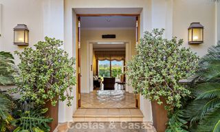 Ruime, Andalusische villa met panoramisch zeezicht te koop in vijfsterren golfresort in Marbella - Benahavis 777459 