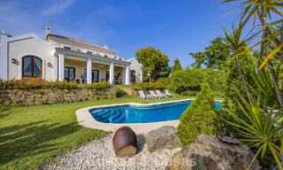 Ruime, Andalusische villa met panoramisch zeezicht te koop in vijfsterren golfresort in Marbella - Benahavis 777464 