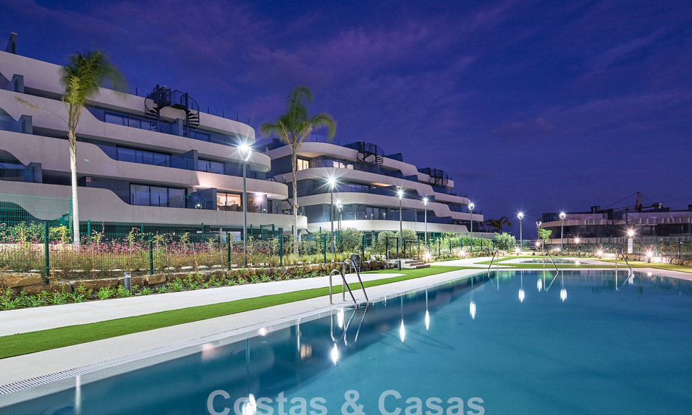 Gloednieuw en instapklaar penthouse met zeezicht te koop op de New Golden Mile tussen Marbella en Estepona 777586