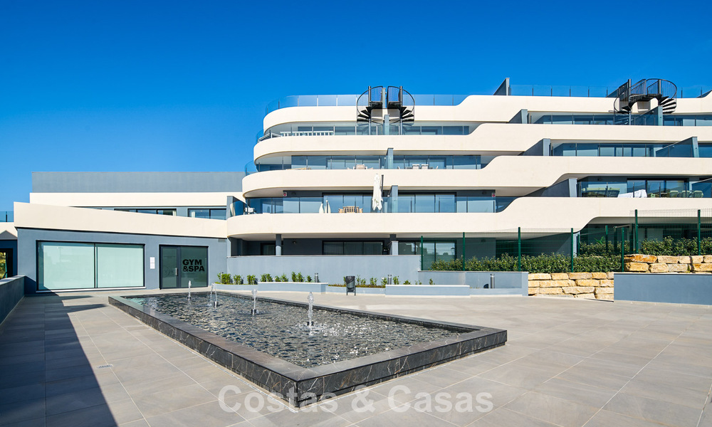 Gloednieuw en instapklaar penthouse met zeezicht te koop op de New Golden Mile tussen Marbella en Estepona 777587