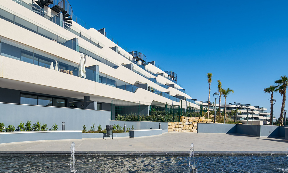Gloednieuw en instapklaar penthouse met zeezicht te koop op de New Golden Mile tussen Marbella en Estepona 777589