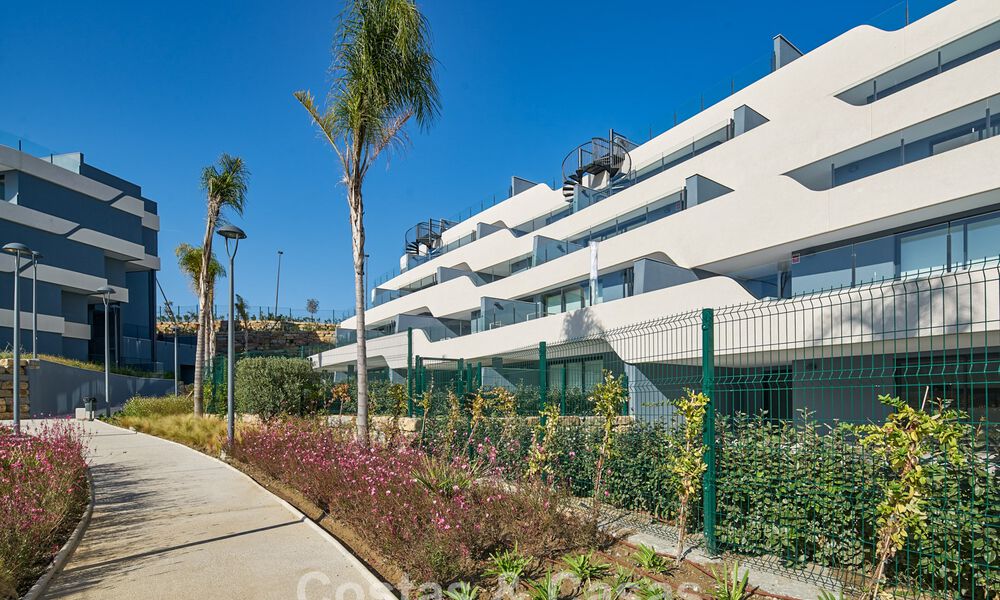 Gloednieuw en instapklaar penthouse met zeezicht te koop op de New Golden Mile tussen Marbella en Estepona 777607