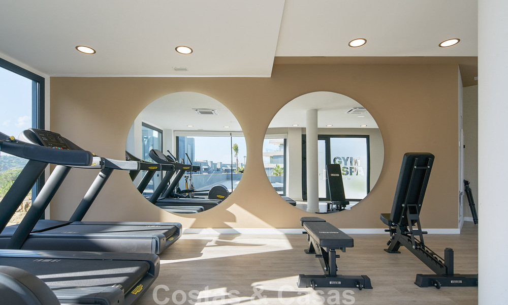 Gloednieuw en instapklaar penthouse met zeezicht te koop op de New Golden Mile tussen Marbella en Estepona 777610