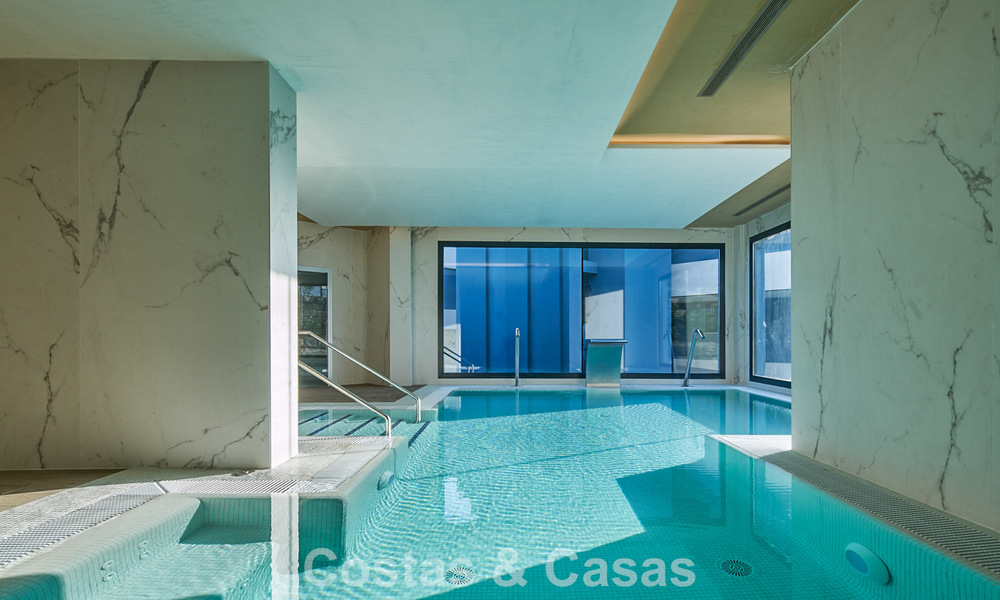 Gloednieuw en instapklaar penthouse met zeezicht te koop op de New Golden Mile tussen Marbella en Estepona 777618