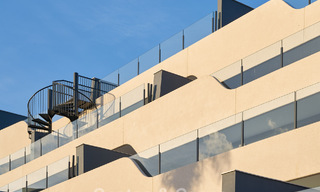 Gloednieuw en instapklaar penthouse met zeezicht te koop op de New Golden Mile tussen Marbella en Estepona 777622 