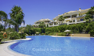High-end appartement te koop in een gated complex in Nueva Andalucia, Marbella 777694 