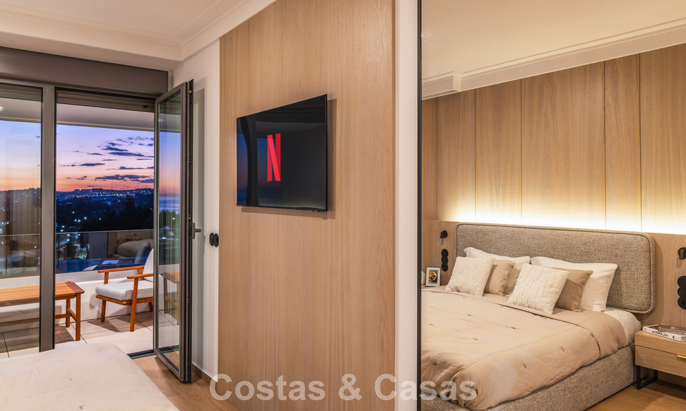 Modernistisch design schakelvilla met zeezicht te koop in een voorstaand resort in Mijas Costa, Costa del Sol 777834