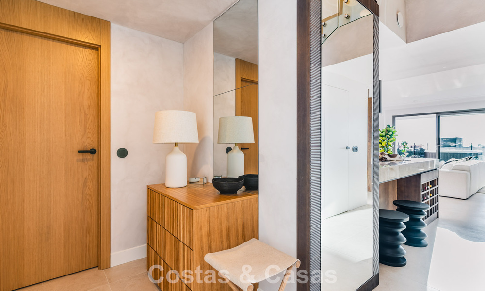 Modernistisch design schakelvilla met zeezicht te koop in een voorstaand resort in Mijas Costa, Costa del Sol 777855