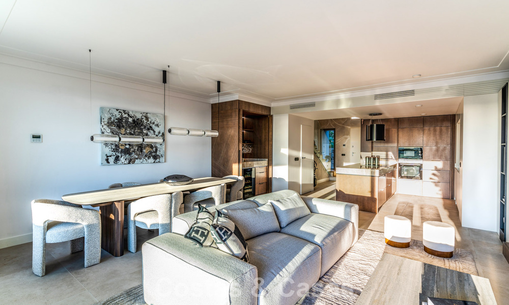 Modernistisch design schakelvilla met zeezicht te koop in een voorstaand resort in Mijas Costa, Costa del Sol 777867