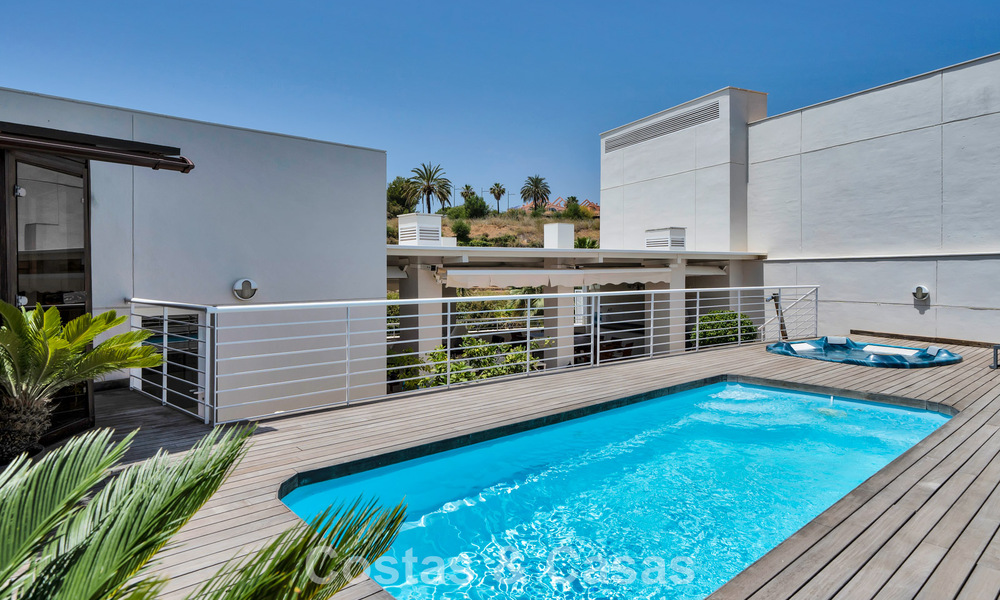 Luxueus duplex penthouse met privézwembad te koop in Nueva Andalucia’s golfvallei, Marbella 777875