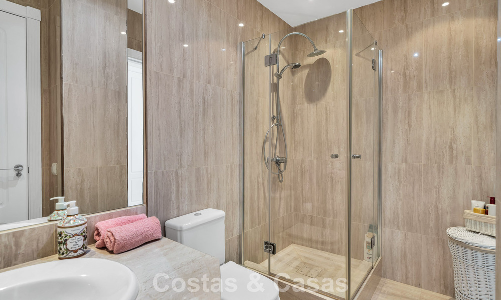 Luxueus duplex penthouse met privézwembad te koop in Nueva Andalucia’s golfvallei, Marbella 777885