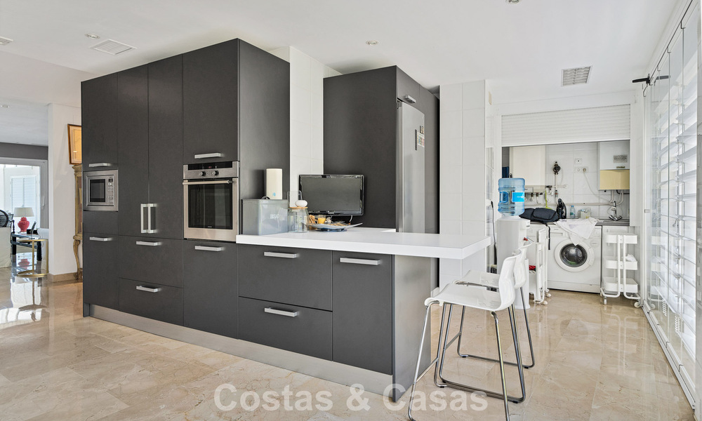 Luxueus duplex penthouse met privézwembad te koop in Nueva Andalucia’s golfvallei, Marbella 777890