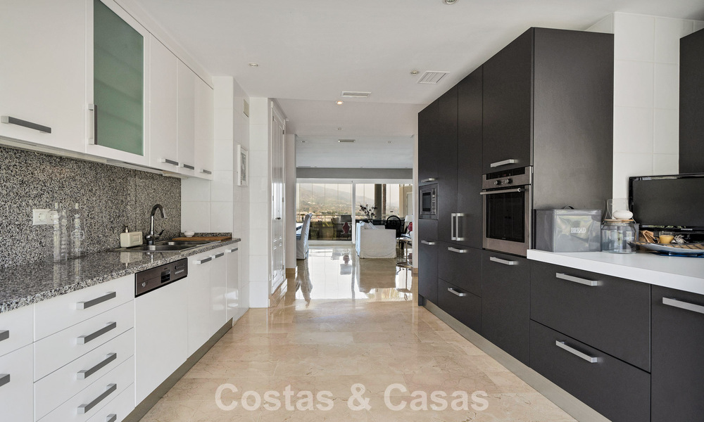 Luxueus duplex penthouse met privézwembad te koop in Nueva Andalucia’s golfvallei, Marbella 777892