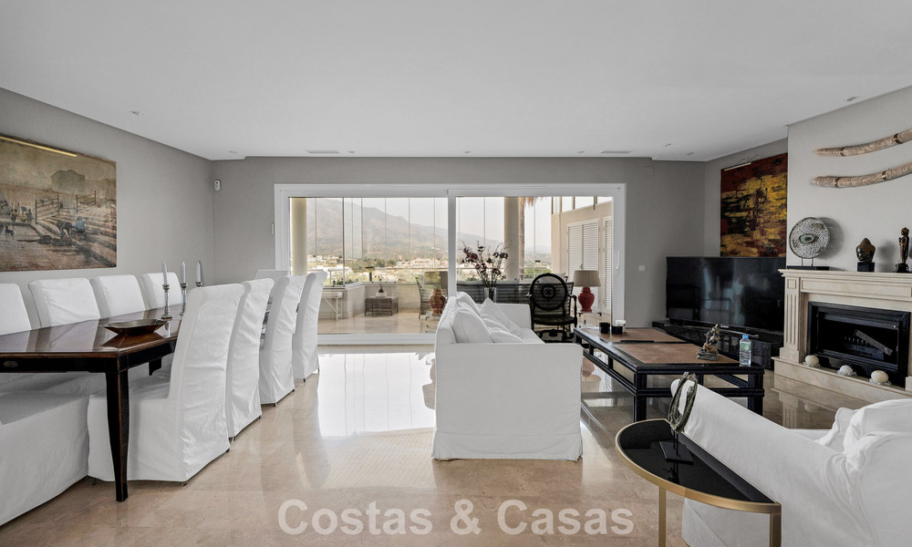 Luxueus duplex penthouse met privézwembad te koop in Nueva Andalucia’s golfvallei, Marbella 777895