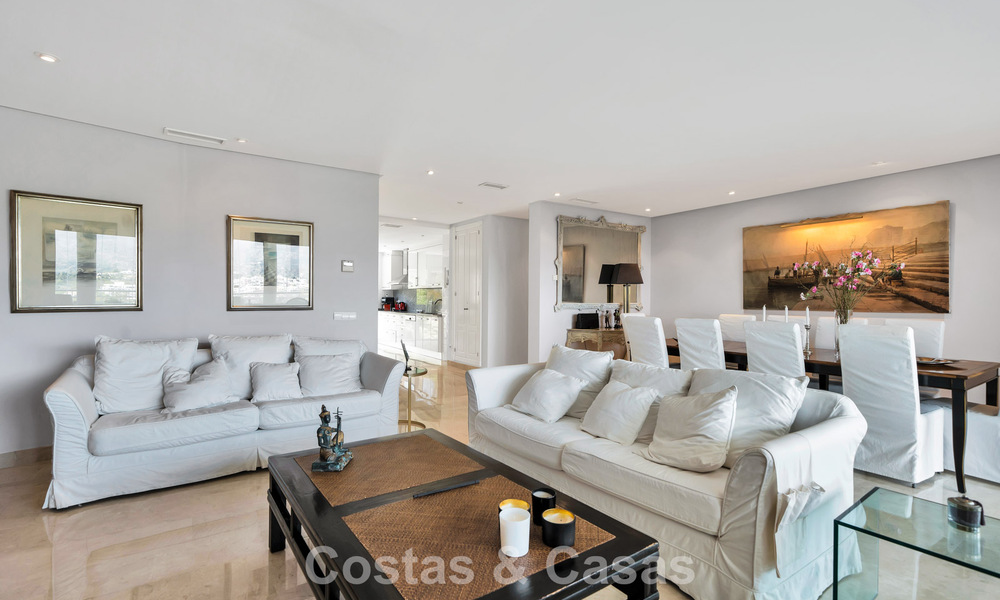 Luxueus duplex penthouse met privézwembad te koop in Nueva Andalucia’s golfvallei, Marbella 777901
