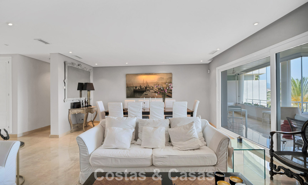 Luxueus duplex penthouse met privézwembad te koop in Nueva Andalucia’s golfvallei, Marbella 777903