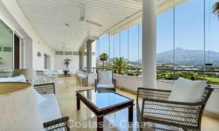 Luxueus duplex penthouse met privézwembad te koop in Nueva Andalucia’s golfvallei, Marbella 777909 