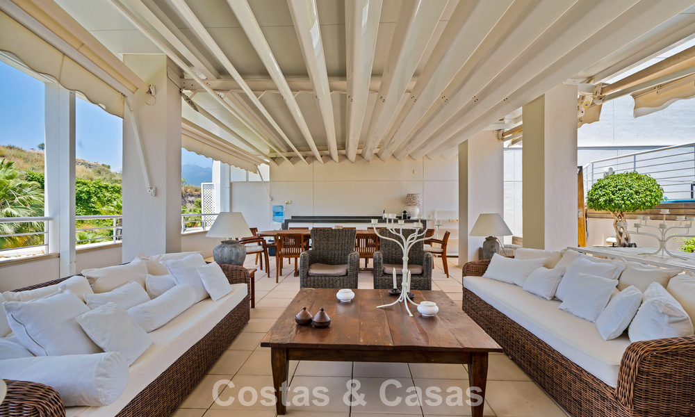 Luxueus duplex penthouse met privézwembad te koop in Nueva Andalucia’s golfvallei, Marbella 777917