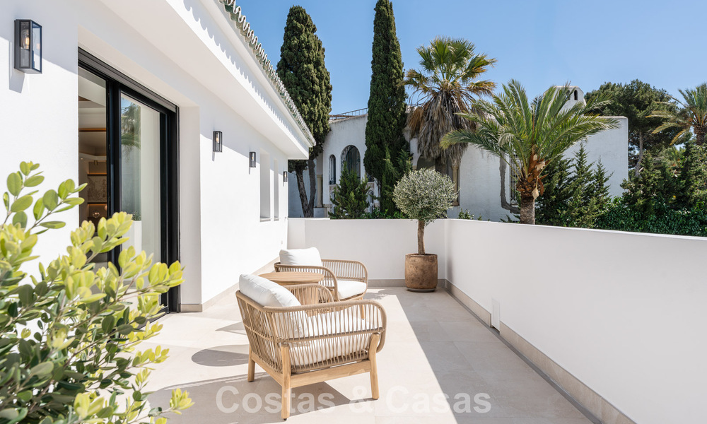 Prestigieus gerenoveerde luxevilla in traditionele stijl te koop in een rustige woonwijk van Nueva Andalucia, Marbella 778138