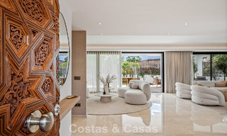 Prestigieus gerenoveerde luxevilla in traditionele stijl te koop in een rustige woonwijk van Nueva Andalucia, Marbella 778141 
