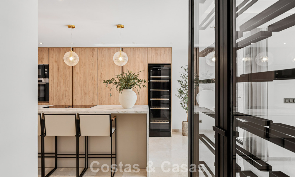 Prestigieus gerenoveerde luxevilla in traditionele stijl te koop in een rustige woonwijk van Nueva Andalucia, Marbella 778146