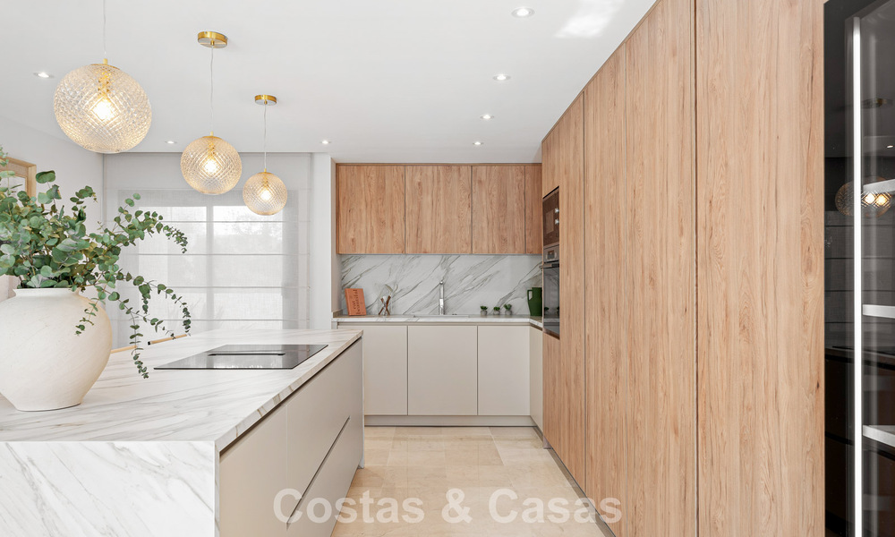 Prestigieus gerenoveerde luxevilla in traditionele stijl te koop in een rustige woonwijk van Nueva Andalucia, Marbella 778147