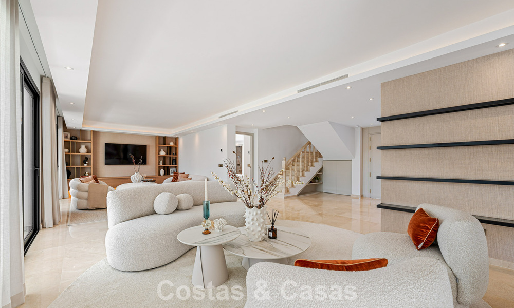 Prestigieus gerenoveerde luxevilla in traditionele stijl te koop in een rustige woonwijk van Nueva Andalucia, Marbella 778151