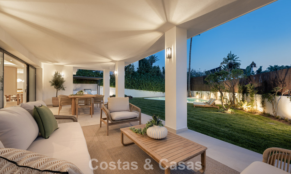 Prestigieus gerenoveerde luxevilla in traditionele stijl te koop in een rustige woonwijk van Nueva Andalucia, Marbella 778165