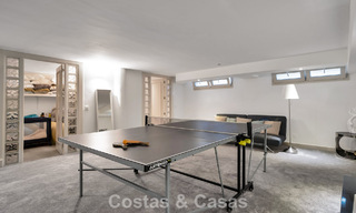 Charmante halfvrijstaande villa te koop op enkele meters van het strand vlak bij Puerto Banus, Marbella 777982 