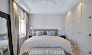 Charmante halfvrijstaande villa te koop op enkele meters van het strand vlak bij Puerto Banus, Marbella 777986 