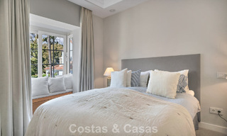 Charmante halfvrijstaande villa te koop op enkele meters van het strand vlak bij Puerto Banus, Marbella 777991 