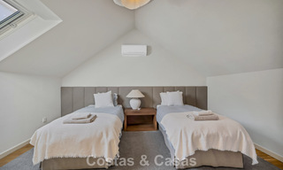 Charmante halfvrijstaande villa te koop op enkele meters van het strand vlak bij Puerto Banus, Marbella 777997 