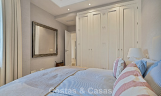 Charmante halfvrijstaande villa te koop op enkele meters van het strand vlak bij Puerto Banus, Marbella 778000 