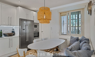 Charmante halfvrijstaande villa te koop op enkele meters van het strand vlak bij Puerto Banus, Marbella 778006 