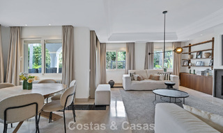 Charmante halfvrijstaande villa te koop op enkele meters van het strand vlak bij Puerto Banus, Marbella 778009 