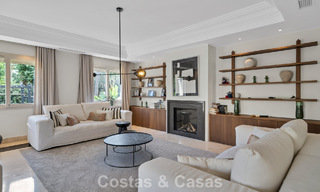 Charmante halfvrijstaande villa te koop op enkele meters van het strand vlak bij Puerto Banus, Marbella 778010 