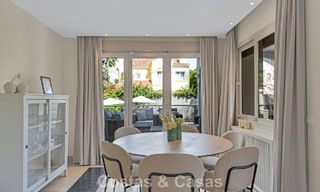 Charmante halfvrijstaande villa te koop op enkele meters van het strand vlak bij Puerto Banus, Marbella 778011 