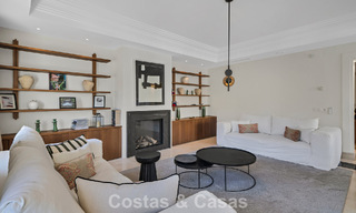 Charmante halfvrijstaande villa te koop op enkele meters van het strand vlak bij Puerto Banus, Marbella 778012 