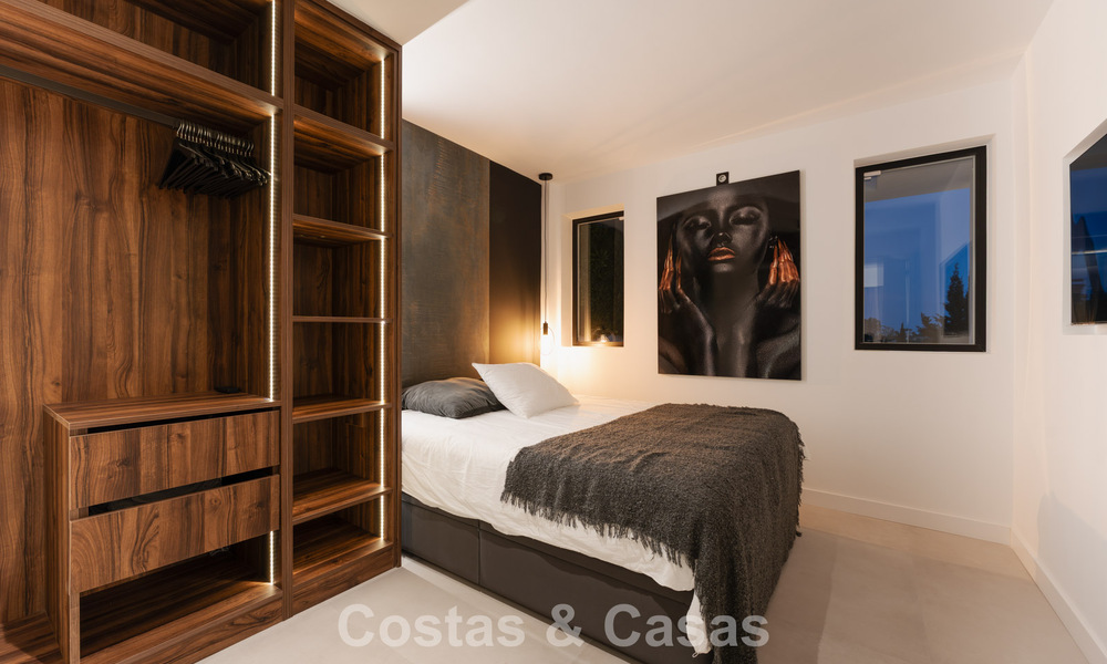 Modern gerenoveerd penthouse te koop in Nueva Andalucia’s golfvallei, Marbella 778054