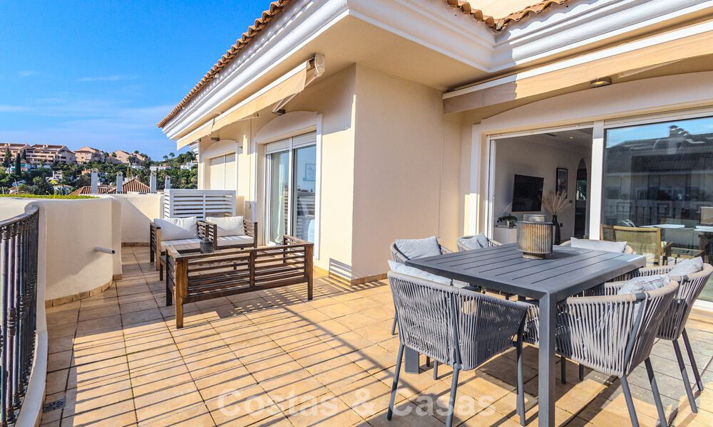 Prachtig appartement met ruim terras te koop in een luxueus complex in Nueva Andalucia, Marbella 778124