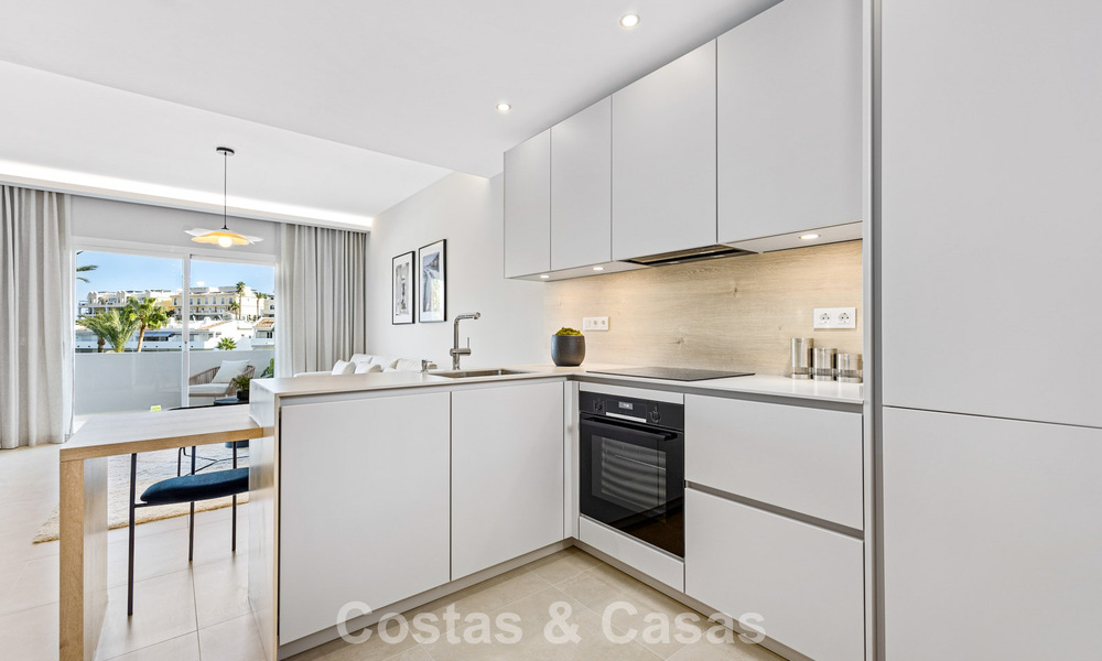 Gerenoveerd penthouse te koop in een populaire Aloha golfurbanisatie in het hartje van Nueva Andalucia, Marbella 778067