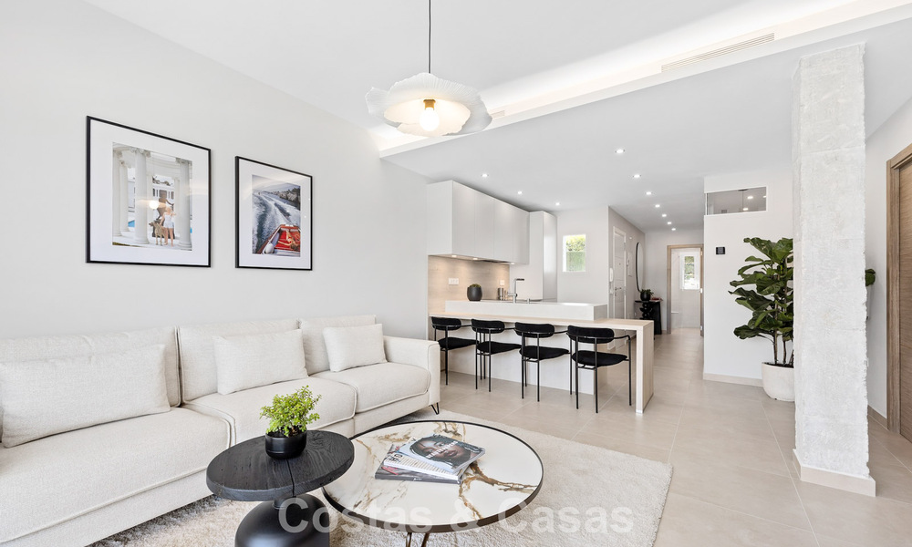 Gerenoveerd penthouse te koop in een populaire Aloha golfurbanisatie in het hartje van Nueva Andalucia, Marbella 778068