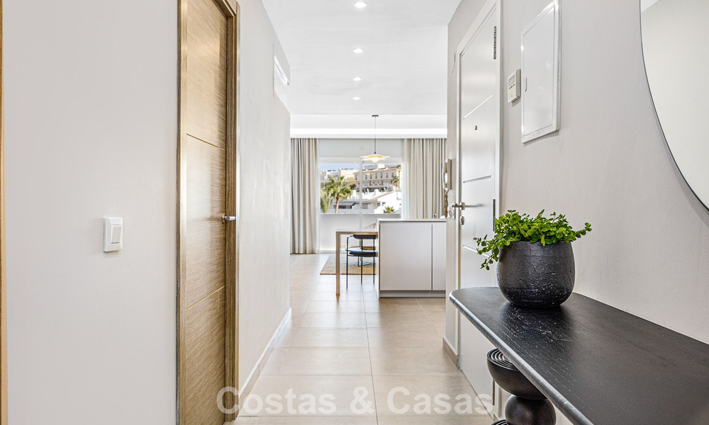 Gerenoveerd penthouse te koop in een populaire Aloha golfurbanisatie in het hartje van Nueva Andalucia, Marbella 778071