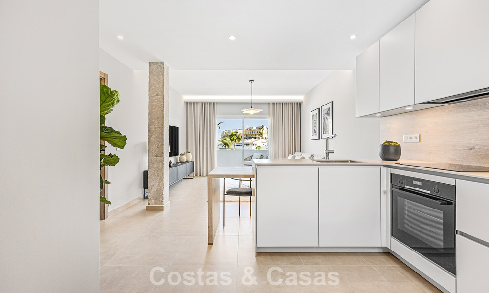 Gerenoveerd penthouse te koop in een populaire Aloha golfurbanisatie in het hartje van Nueva Andalucia, Marbella 778072
