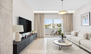 Gerenoveerd penthouse te koop in een populaire Aloha golfurbanisatie in het hartje van Nueva Andalucia, Marbella 778074 